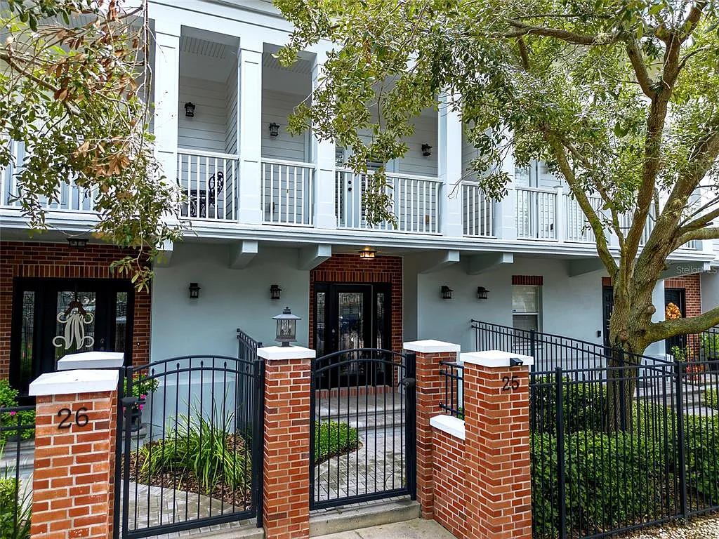2 bed, 2.5 bath, 2024 sqft, $4,500 — Photo 2