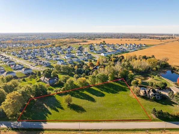 9 W Renwick Rd, Plainfield, IL 60544