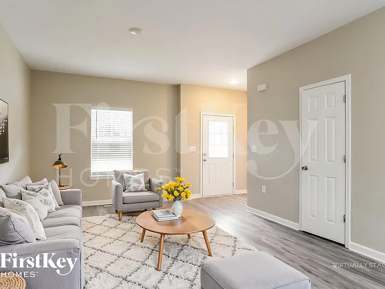 229 Deerfield Dr — Photo 4