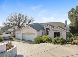 16217 Eagle Rock Rd, Hidden Valley Lake, CA 95467