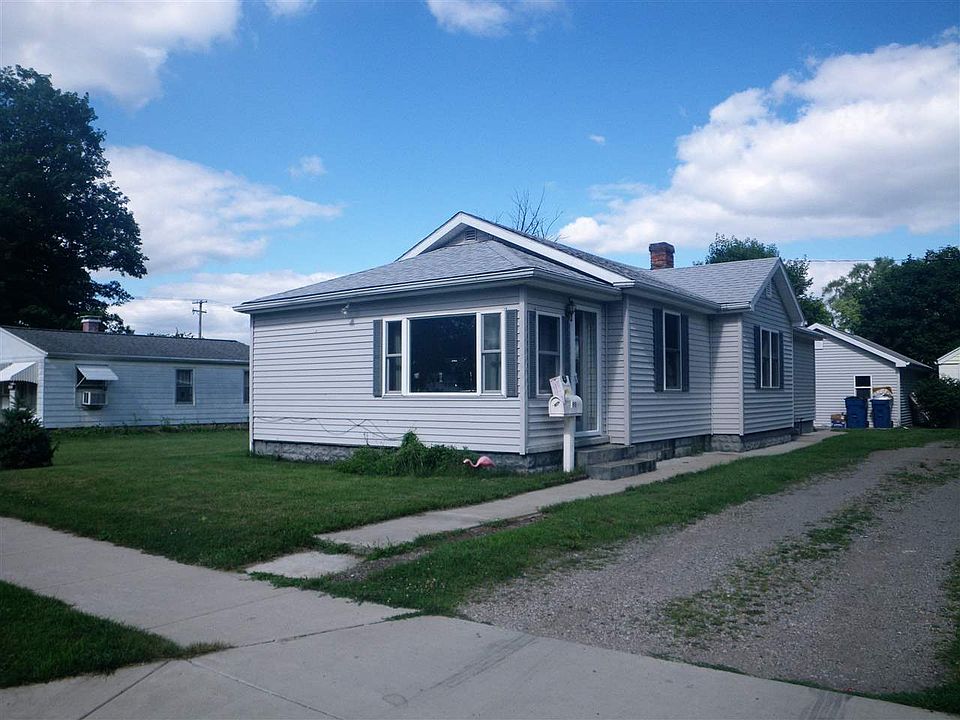 1st image of 916 Carlton St