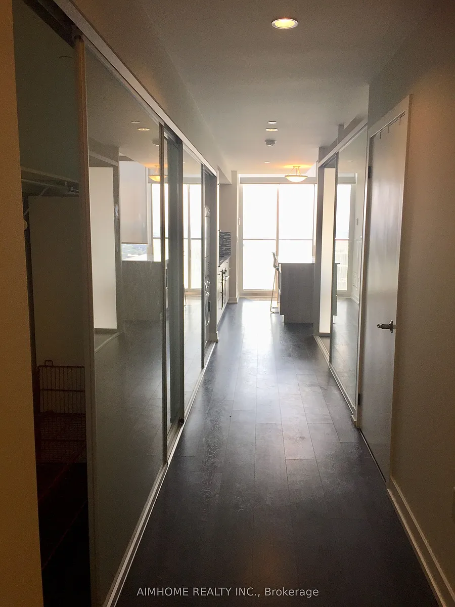 Building Photo - 426 University Ave #2701