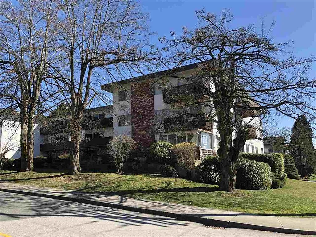 910 5th Ave #308 photo 1