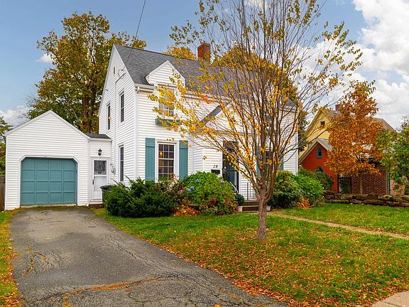 5th image of 28 Churchill Ave