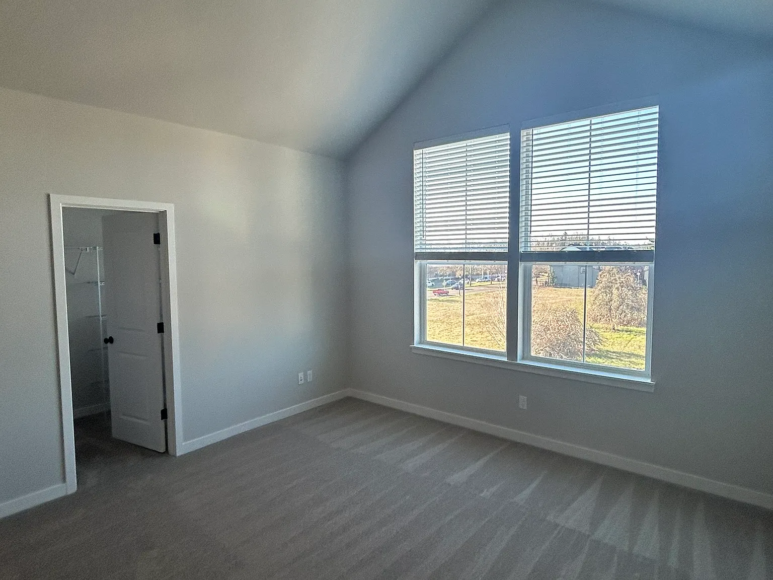 4 bed, 3.5 bath, 1937 sqft, $3,095 — Photo 2