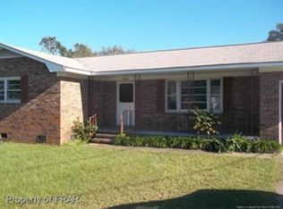 5801 Dove Dr, Hope Mills, NC 28348