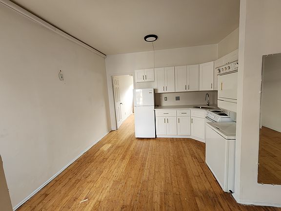 3rd image of 72-06 Austin St Floor 2