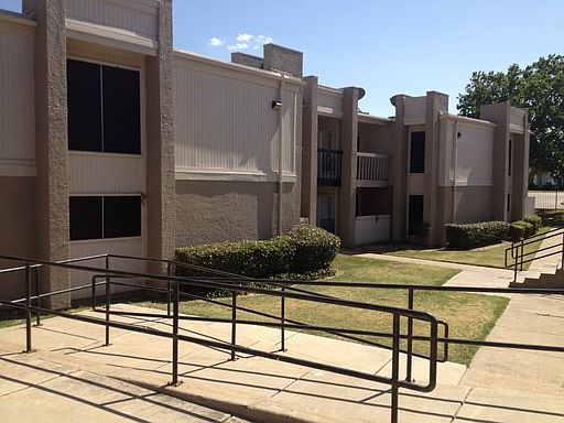1st image of 2401 Yorkstown Dr APT 209