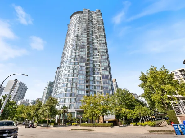 1033 Marinaside Cres #1901, Vancouver, BC V6Z 3A3