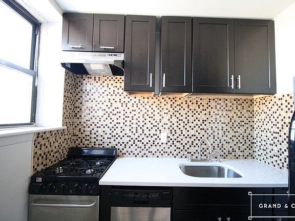 5th image of 286 S 2nd St APT 5B