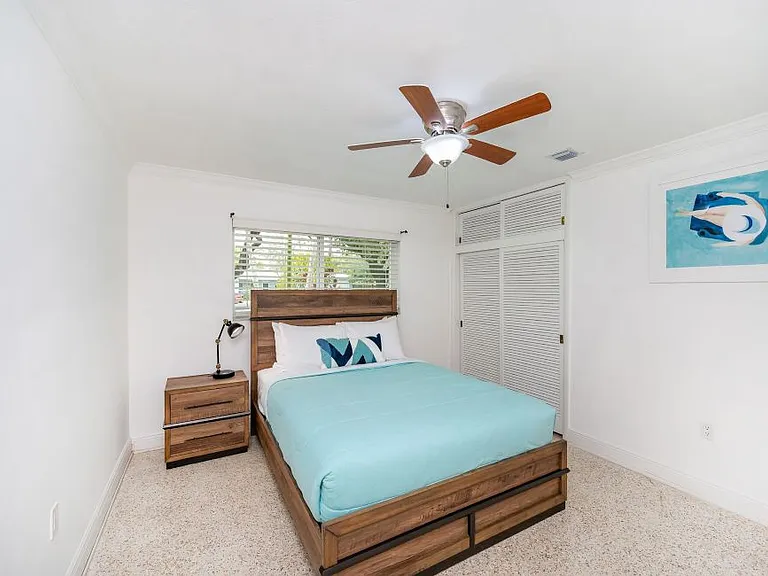 1031 Redbird Ave — Photo 10