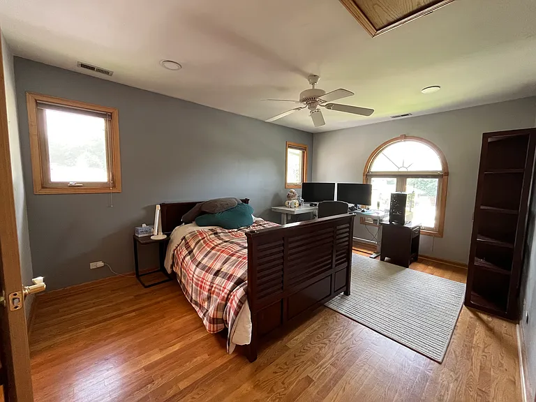 2945 Hartzell St — Photo 17