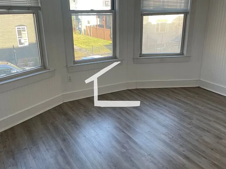 873 E 2nd St #3 — Photo 7