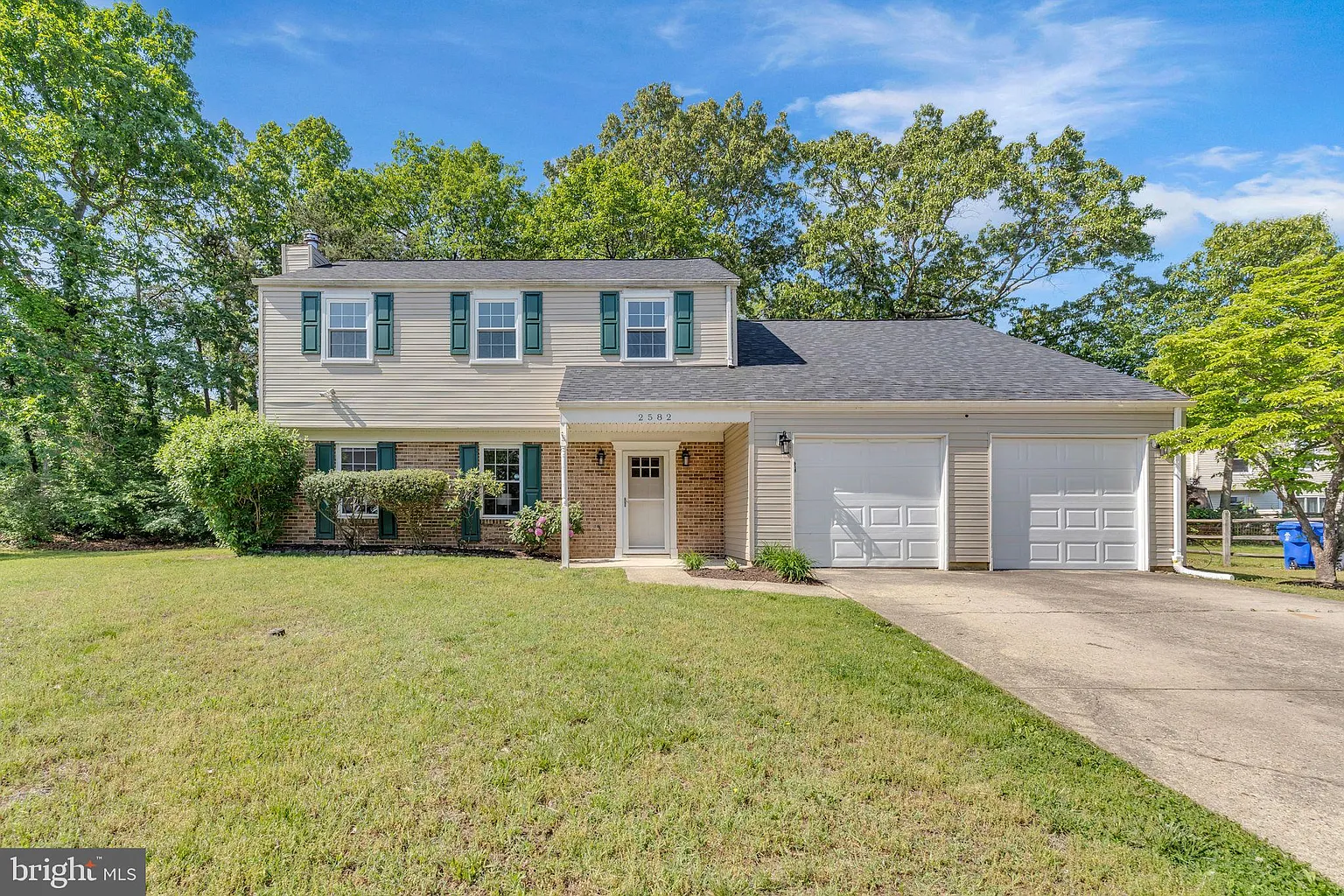 2582 Sussex Ct photo 1