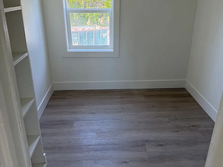 330 Howard Ave — Photo 26