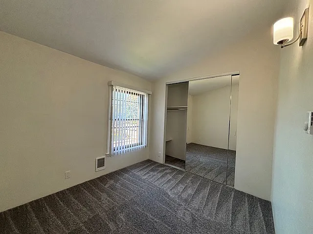 Dela Vina Apartments — Photo 30