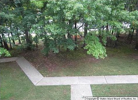 4th image of 19 Donna Ct APT 8