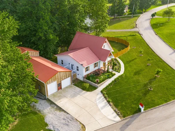 1000 Chickadee Ct, Portland, TN 37148