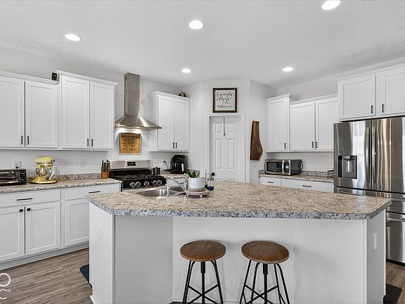 4th image of 5452 W Channing Way