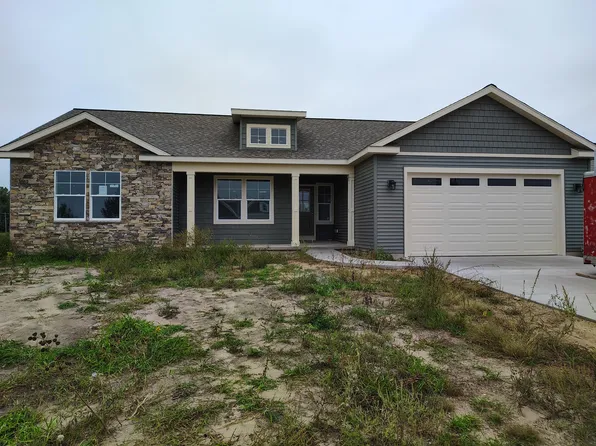 11658 Olive Lake Dr, West Olive, MI 49460