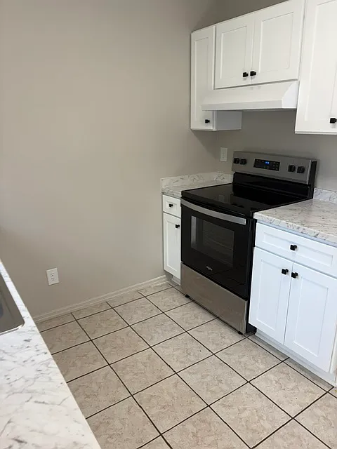 3 bed, 1295 sqft, $1,600 — Photo 4