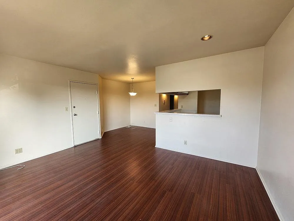 10849 Camarillo St — Photo 2