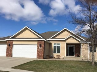1008 Oakwood Cir, Brookings, SD 57006
