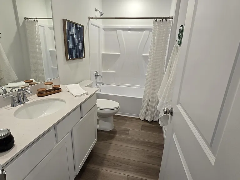 6819 Lake Mist Ln — Photo 14