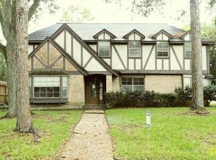 10819 Candlewood Dr, Houston, TX 77042