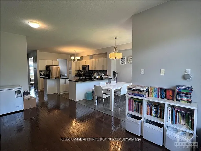 140 Battersea Cres — Photo 10