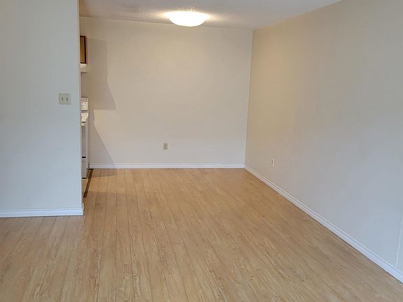 2nd image of 8500 Lansdowne Rd #218