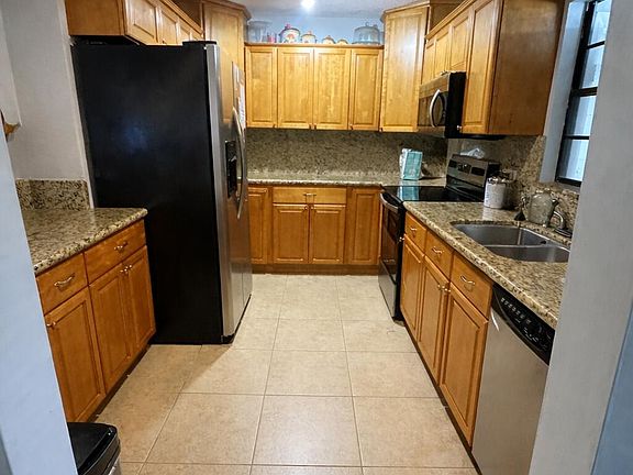 3rd image of 4052 N Pine Island Road