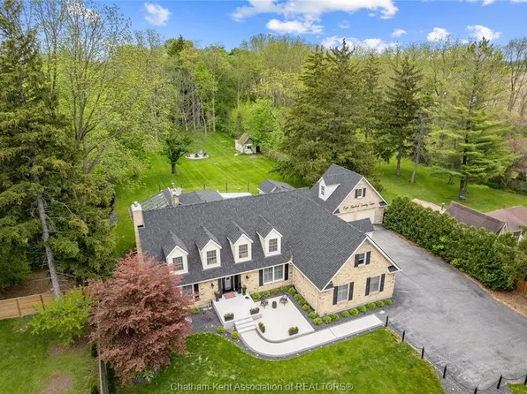 877 Charing Cross Rd, Chatham Kent, ON N7M 5H3