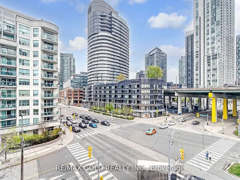 550 Queens Quay W #509 — Photo 2