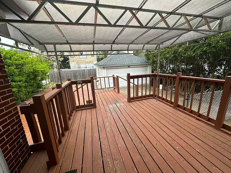 29 Holland Ave — Photo 16