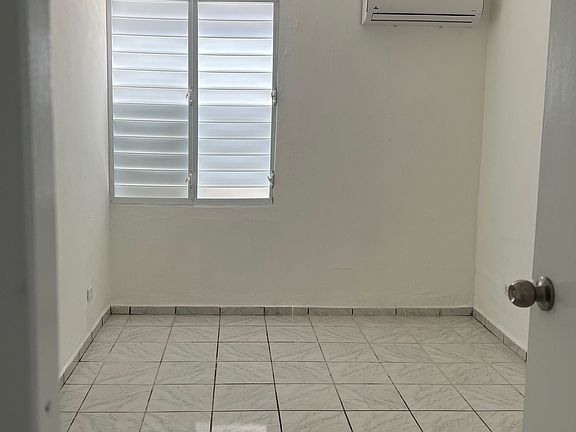 4th image of 101 Calle Diez De Andino Esquina Loiza #1