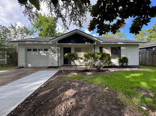 2630 N Camp Cir, La Marque, TX 77568