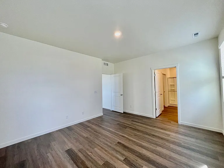 6051 Holstein Dr — Photo 9