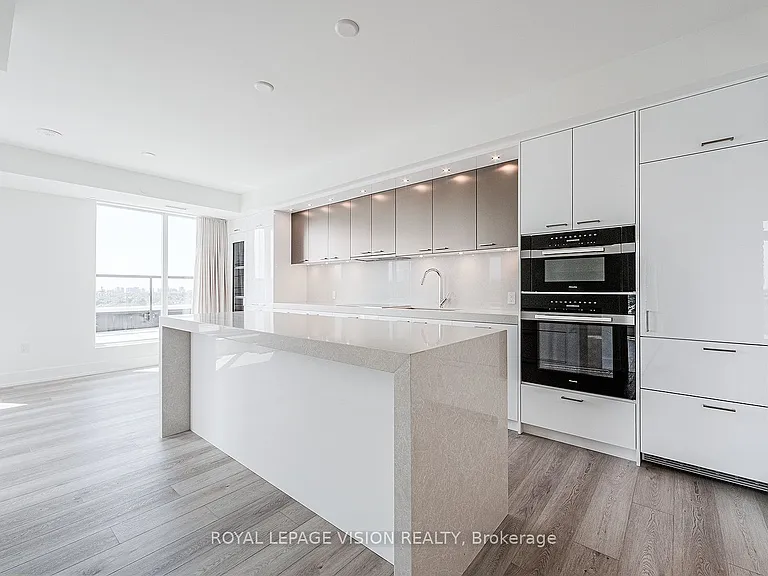 858 Dupont St #728 — Photo 13