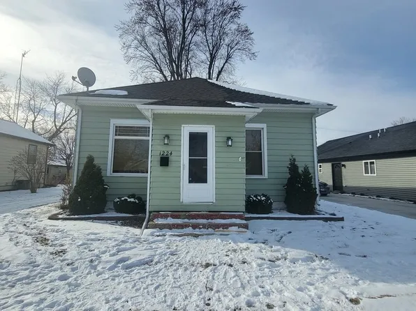 1224 Grant St, Morris, IL 60450