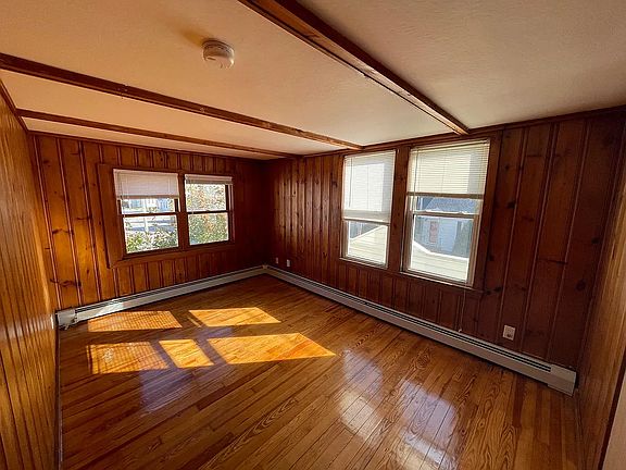 2nd image of 20 Washington Ave #1
