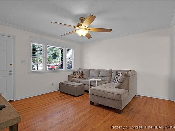 3rd image of 429 Palmerland Dr