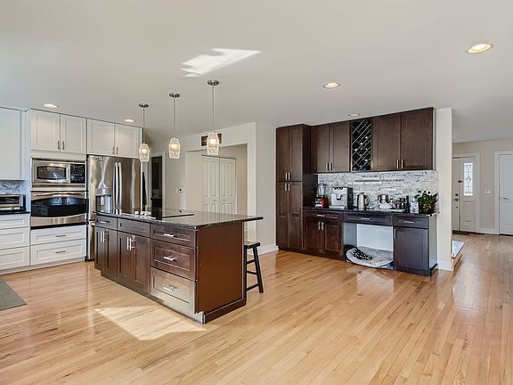5th image of 13733 S Hampton Ct