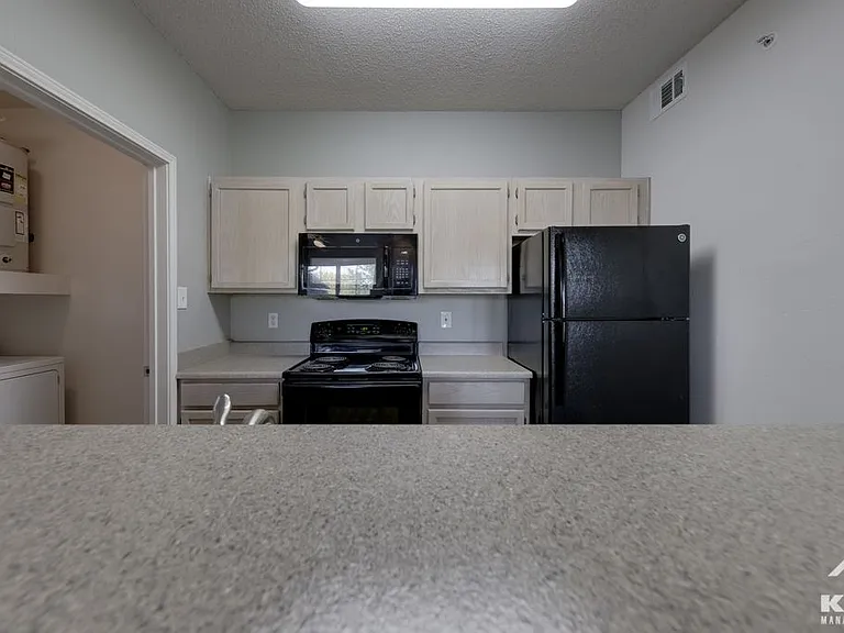 La Crosse Apartments — Photo 49