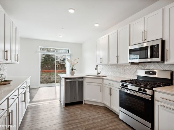 1543 Kraft Ave #1543, Batavia, IL 60510