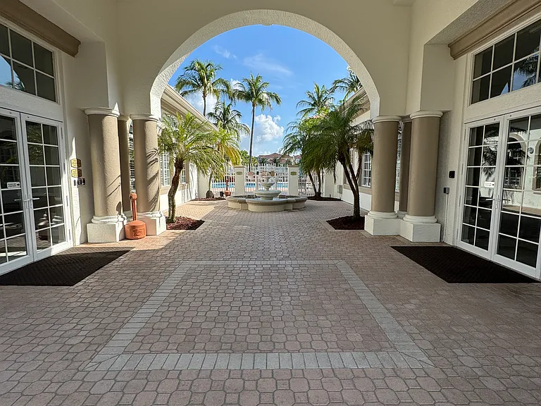 Ocean Walk Cir — Photo 34