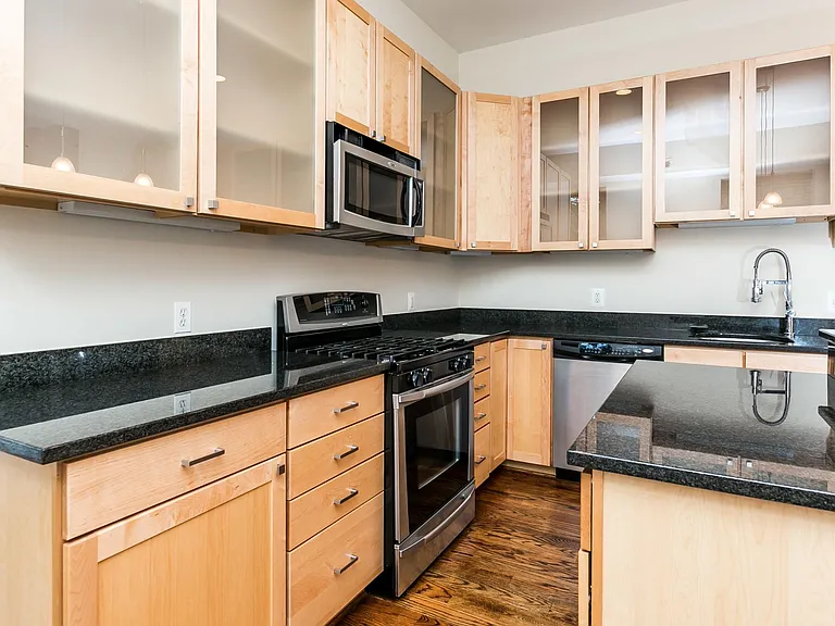 2201 E Fairmount Ave #A — Photo 18