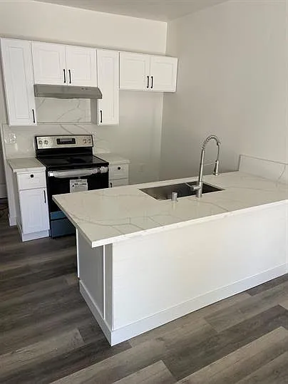 420 W 1st St #1 — Photo 4