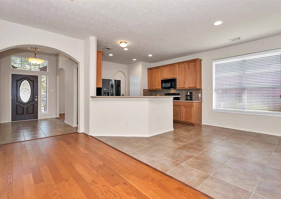 1st image of 6831 Stoneyvale Dr