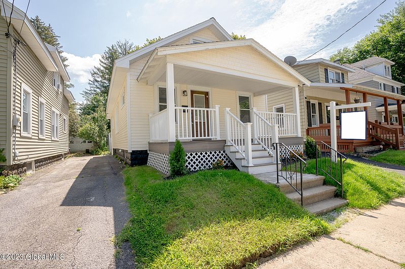 3rd image of 120 Swan Street
